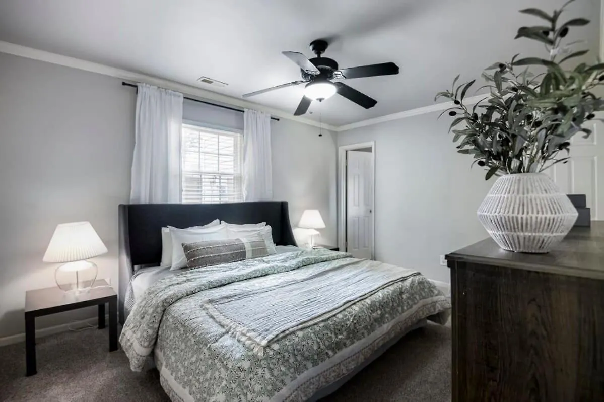 Serene Getaway With Patio In Pineville Charlotte Vakantiehuis