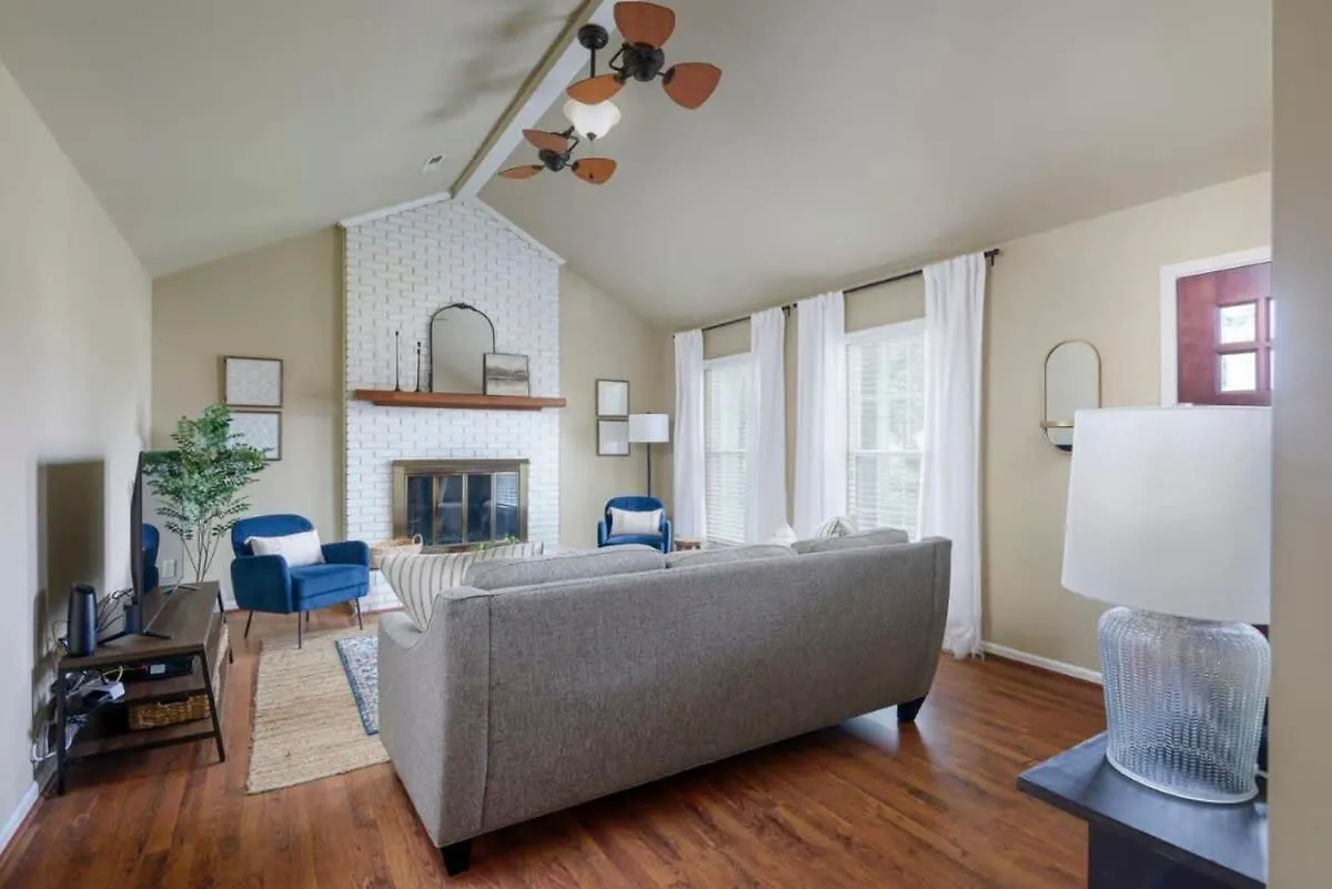Serene Getaway With Patio In Pineville Charlotte Vakantiehuis